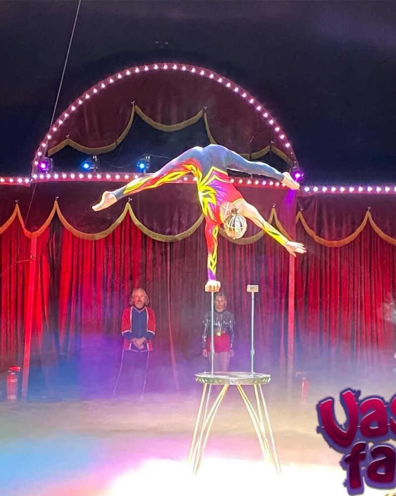 Handstand-Equilibristik